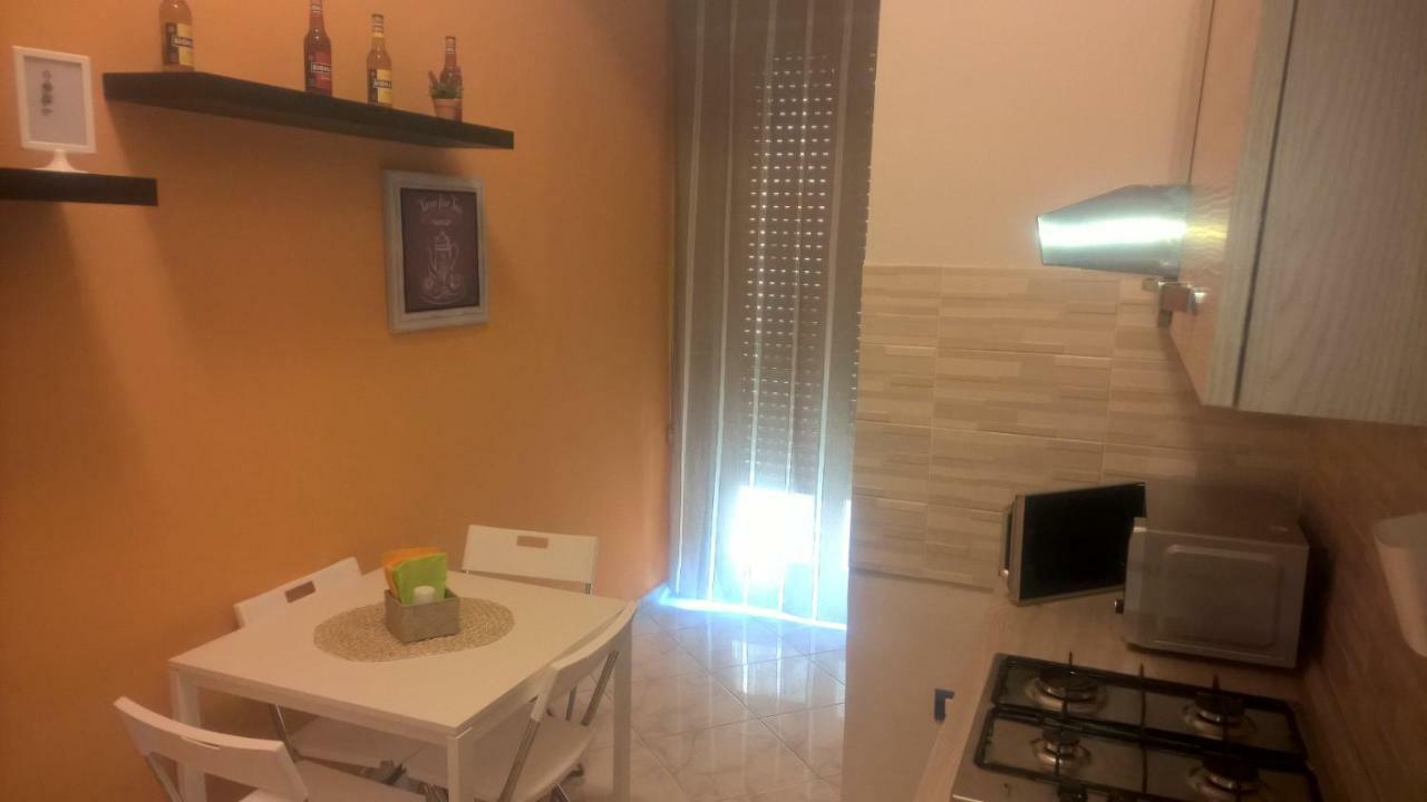 B&B Anny Napoli Bagian luar foto